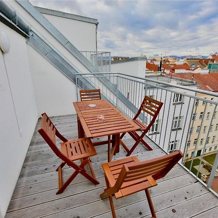 Ferienwohnung Sunny Penthouse With Terrace. Great View! Dg2 Wien Exterior foto